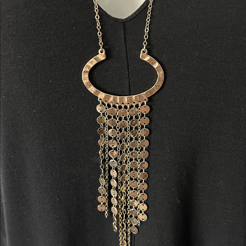 Elegant Gold Tassel Necklace - Picture 3 of 6